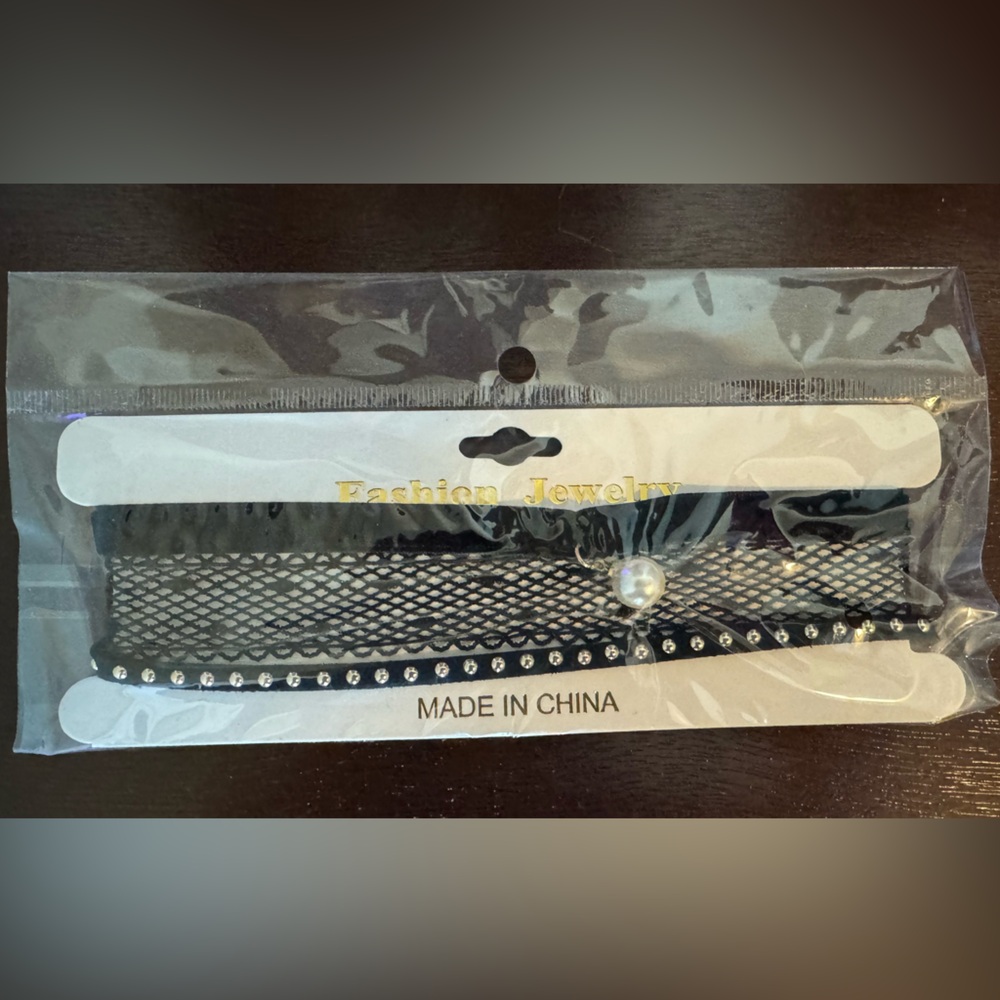 Women’s Chokers - Picture 3 of 7